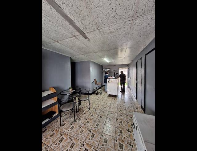INDUSTRIAL PROPERTY TO RENT IN AUREUS